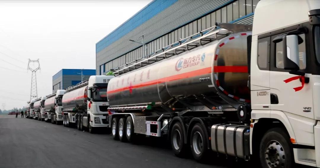 程力?；囍圃旃拘滦洼p量化全鋁合金危化運輸車成行業驕子