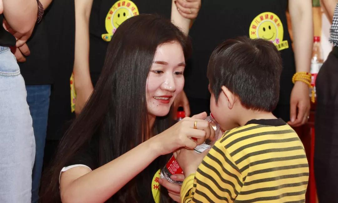 弘揚(yáng)傳統(tǒng)美德,關(guān)愛兒童成長----首屆“魅力隨州,多彩程力”抖音大賽捐贈(zèng)公益活動(dòng)紀(jì)實(shí)